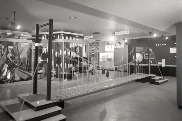 合成繊維のつり橋